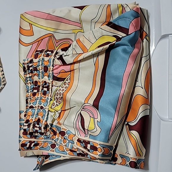 Colorful Swirl Patterned Two-Piece Hankerchief Top & Pants Set - Picture 3 of 7